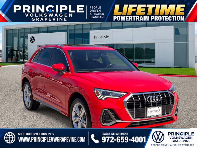 Used 2022 Audi Q3 2.0T Premium Plus w/ Premium Plus Package AWD/4WD image 2
