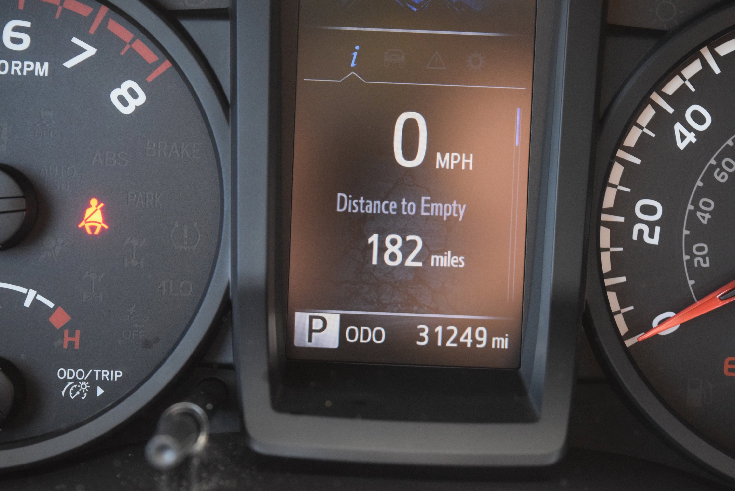 Used 2018 Toyota Tacoma SR w/ SR Convenience Package AWD/4WD image 12