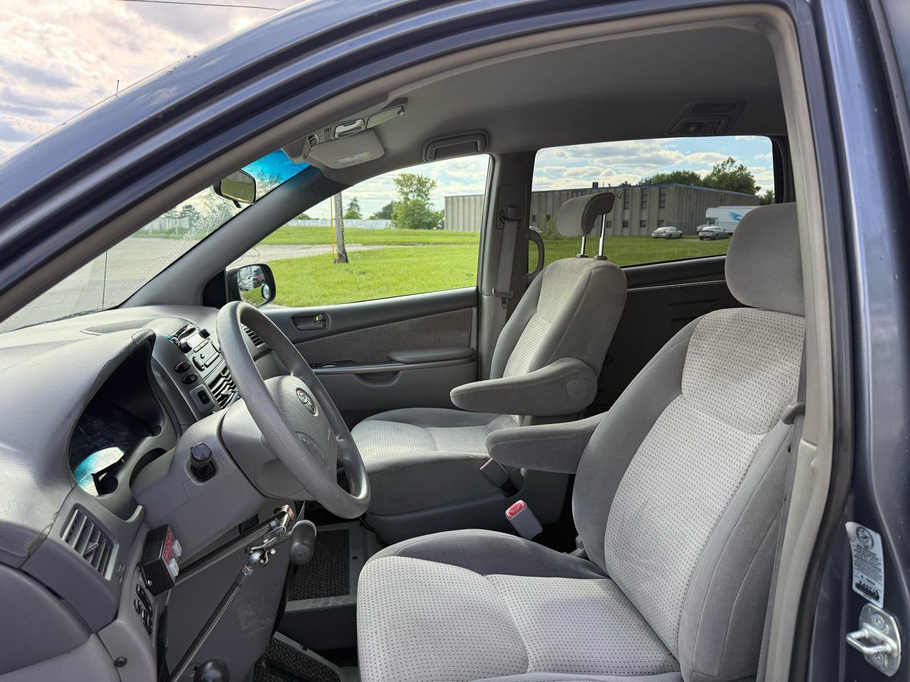 Used 2007 Toyota Sienna CE FWD image 14
