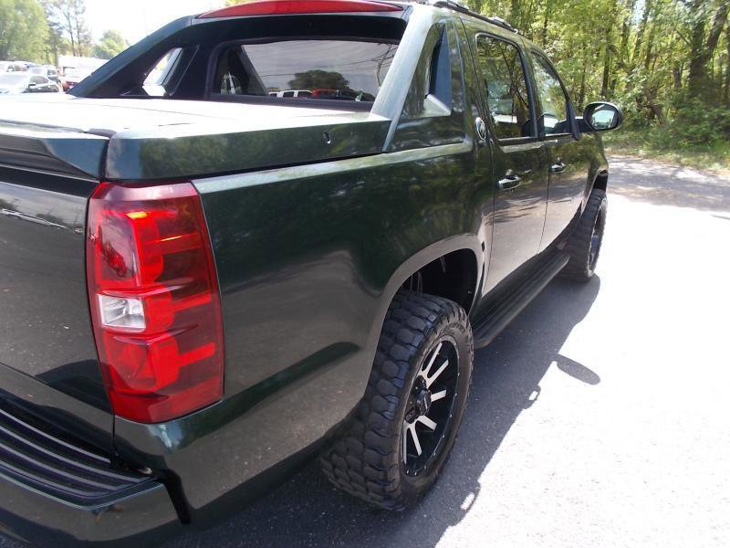 Used 2013 Chevrolet Avalanche LS image 14