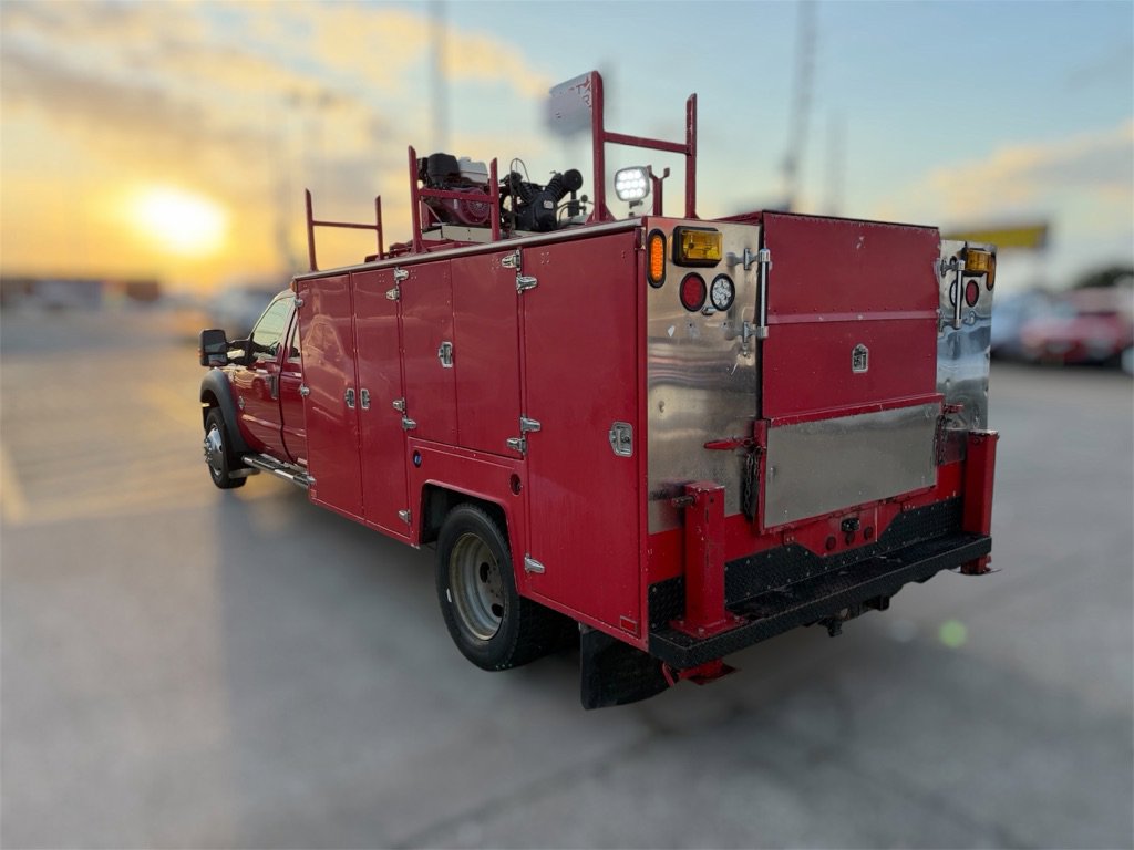 Used 2011 Ford F550 4x4 Crew Cab Super Duty w/ XLT Interior Pkg image 9