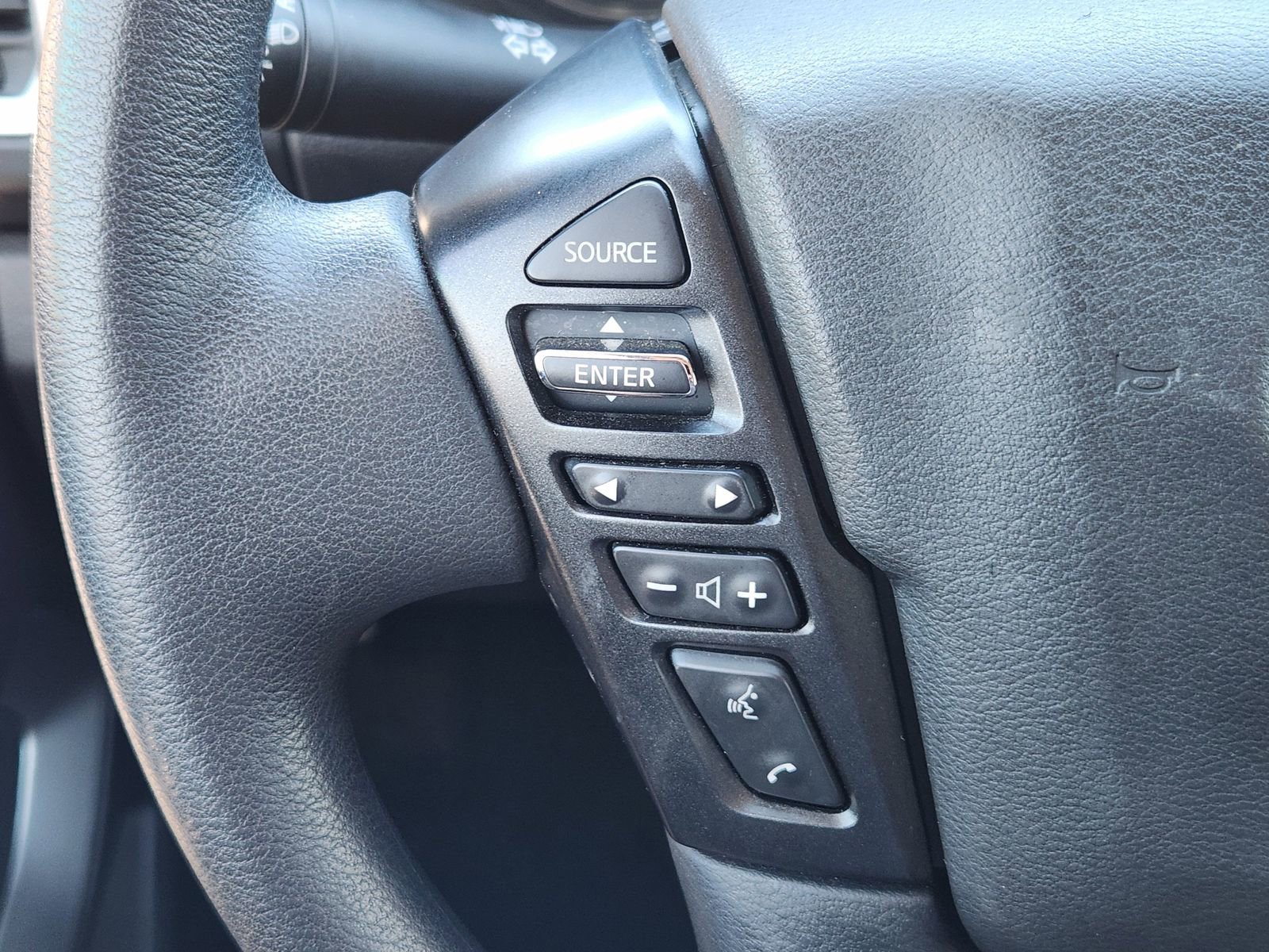 Used 2023 Nissan Frontier SV w/ Technology Package image 35