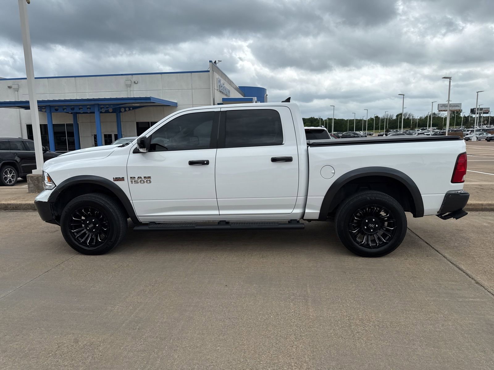 Used 2018 RAM 1500 SLT image 2