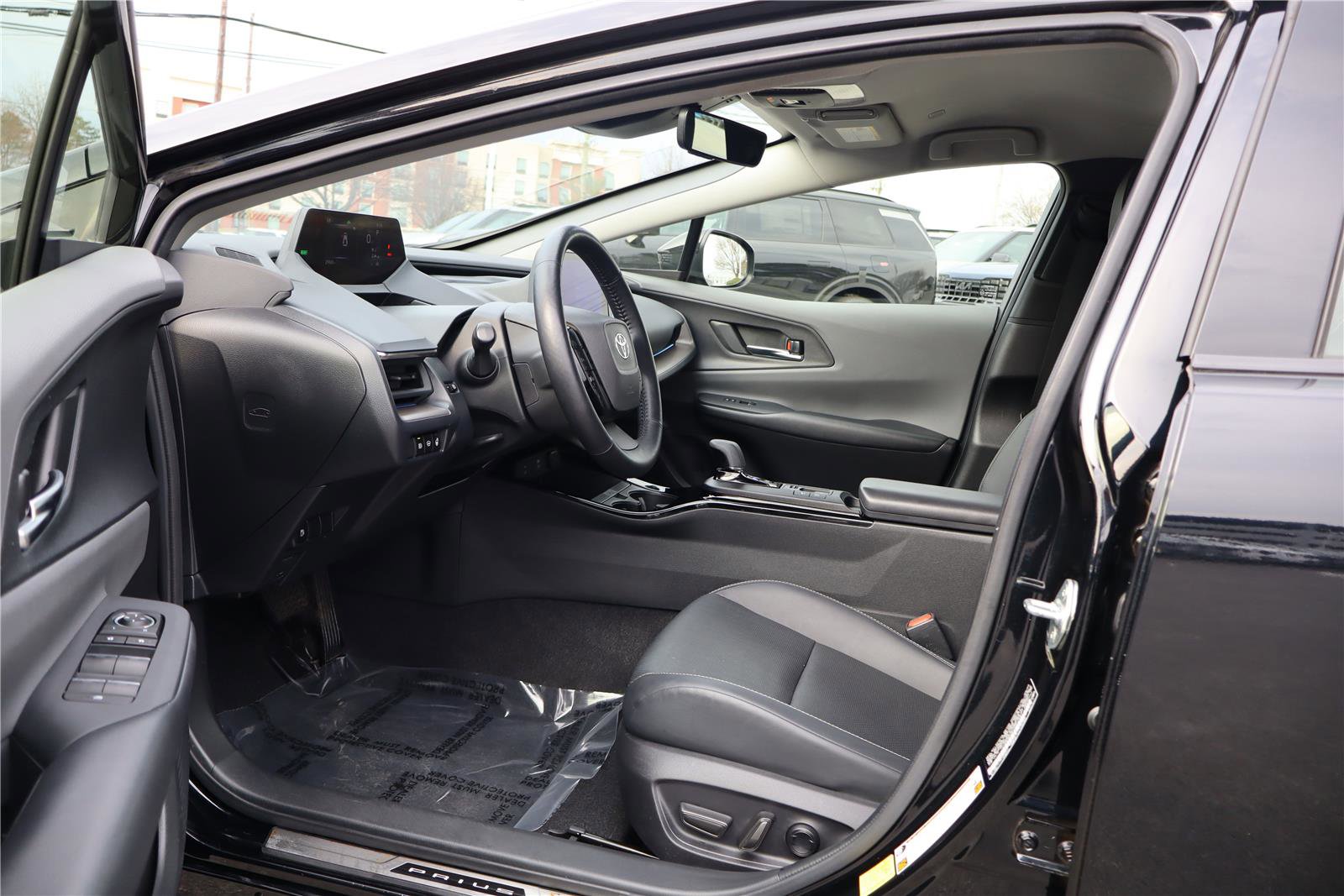 Used 2023 Toyota Prius XLE image 15