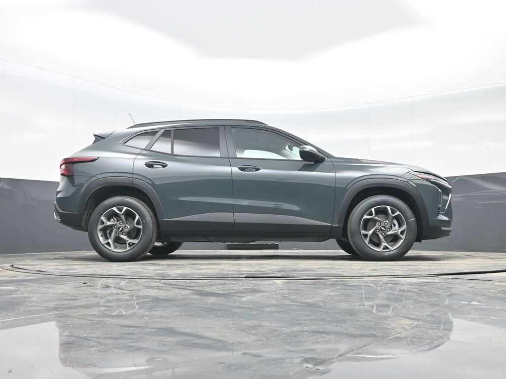 New 2026 Chevrolet Trax LT w/ Sunroof Package image 40