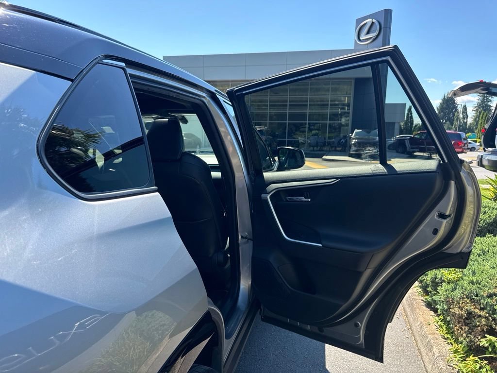 Used 2021 Toyota RAV4 XSE AWD/4WD image 17