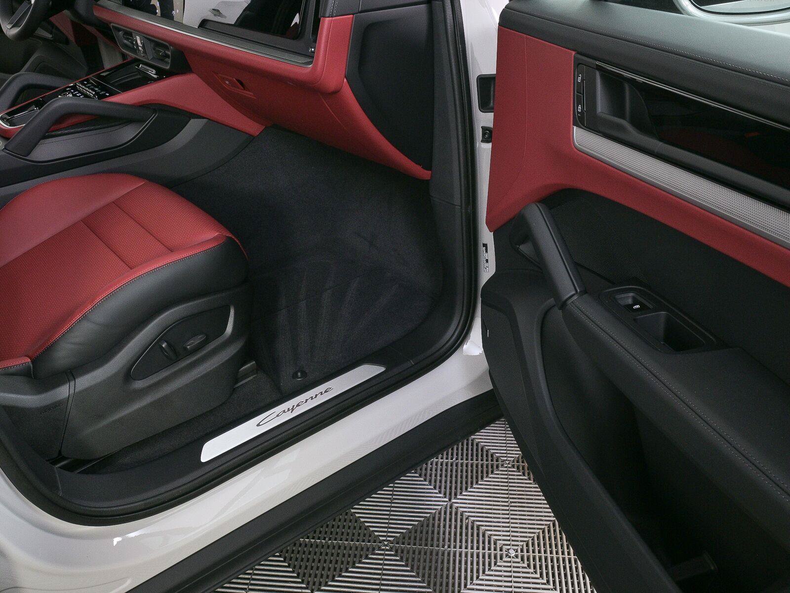 New 2026 Porsche Cayenne AWD/4WD image 24