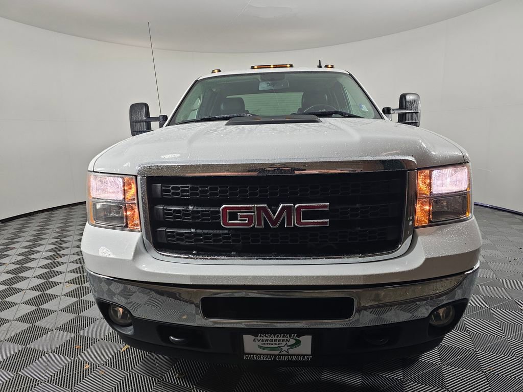 Used 2011 GMC Sierra 3500 SLT w/ SLT Convenience Package image 2