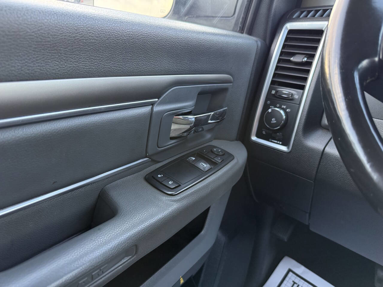 Used 2016 RAM 1500 Lone Star RWD image 23