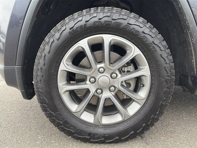 Used 2016 Jeep Grand Cherokee Limited w/ Trailer Tow Group IV AWD/4WD image 19