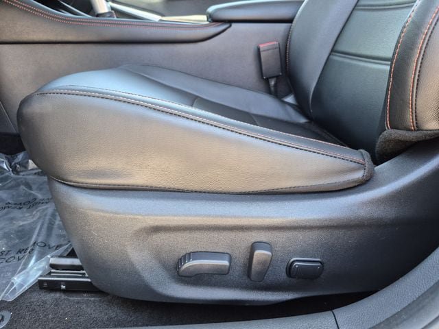 Certified 2025 Nissan Sentra SR w/ SR Premium Package FWD image 17