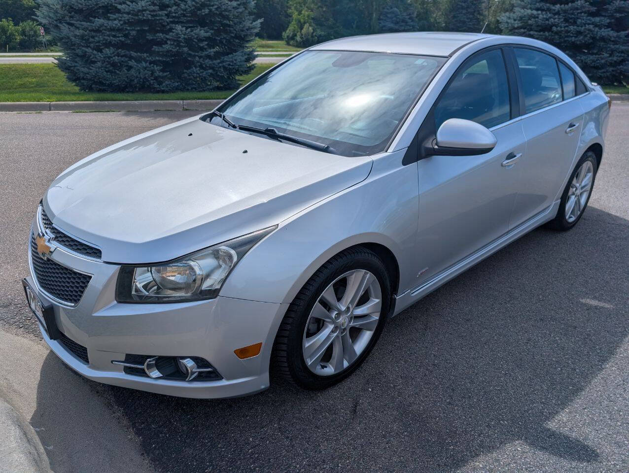 Used 2014 Chevrolet Cruze LTZ w/ RS Package FWD image 5
