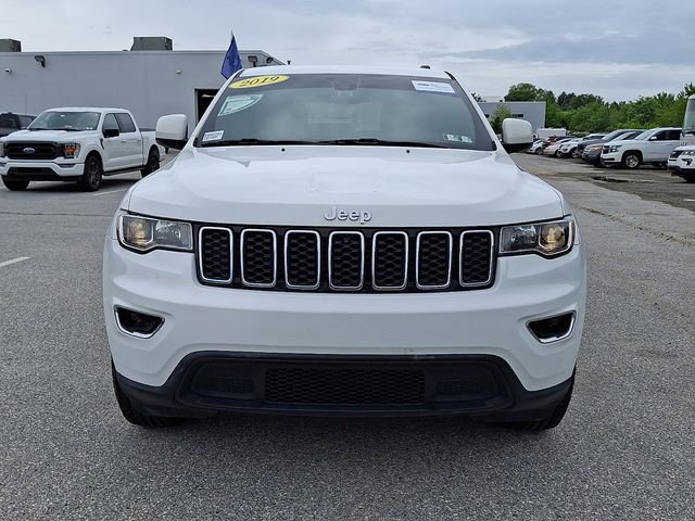 Used 2019 Jeep Grand Cherokee Laredo AWD/4WD image 3