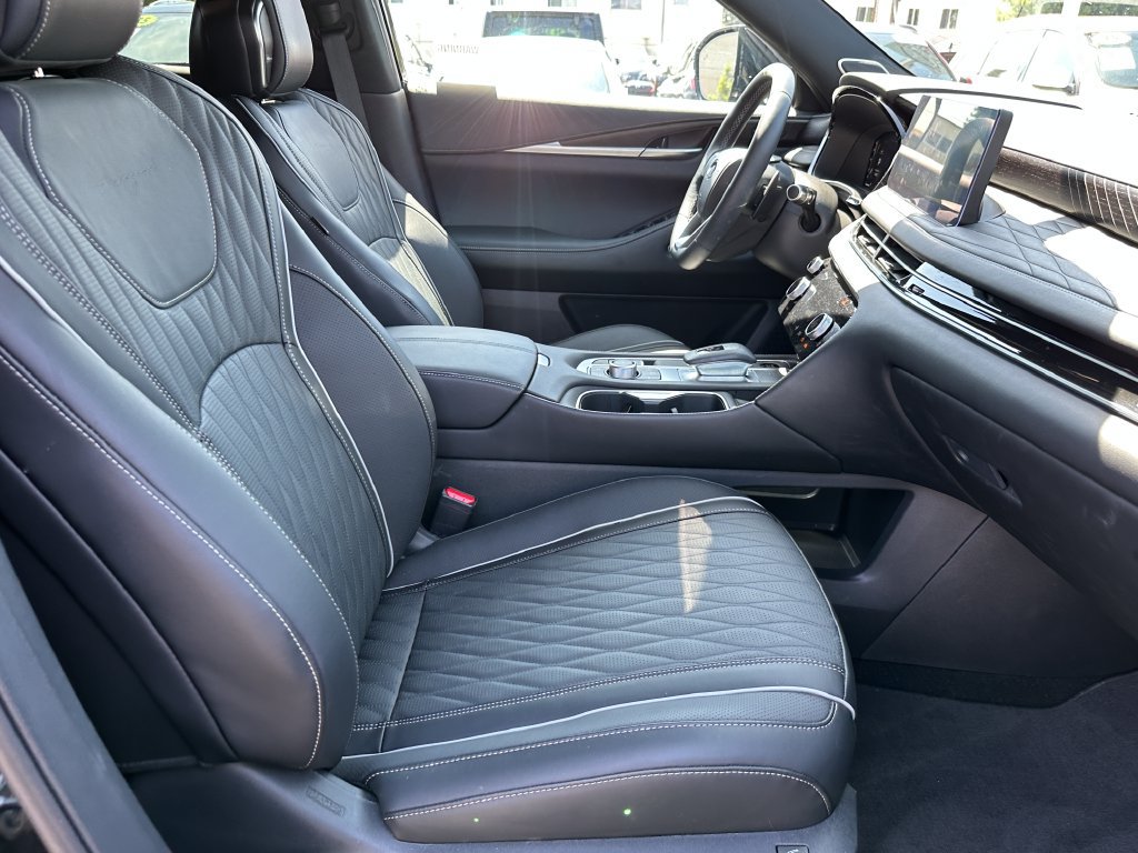 Used 2026 INFINITI QX60 Autograph w/ Dark Cargo Package AWD/4WD image 16
