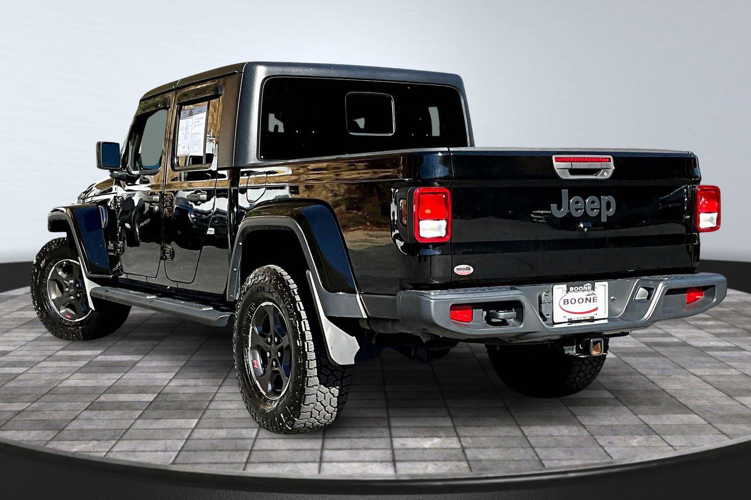 Used 2022 Jeep Gladiator Sport image 2