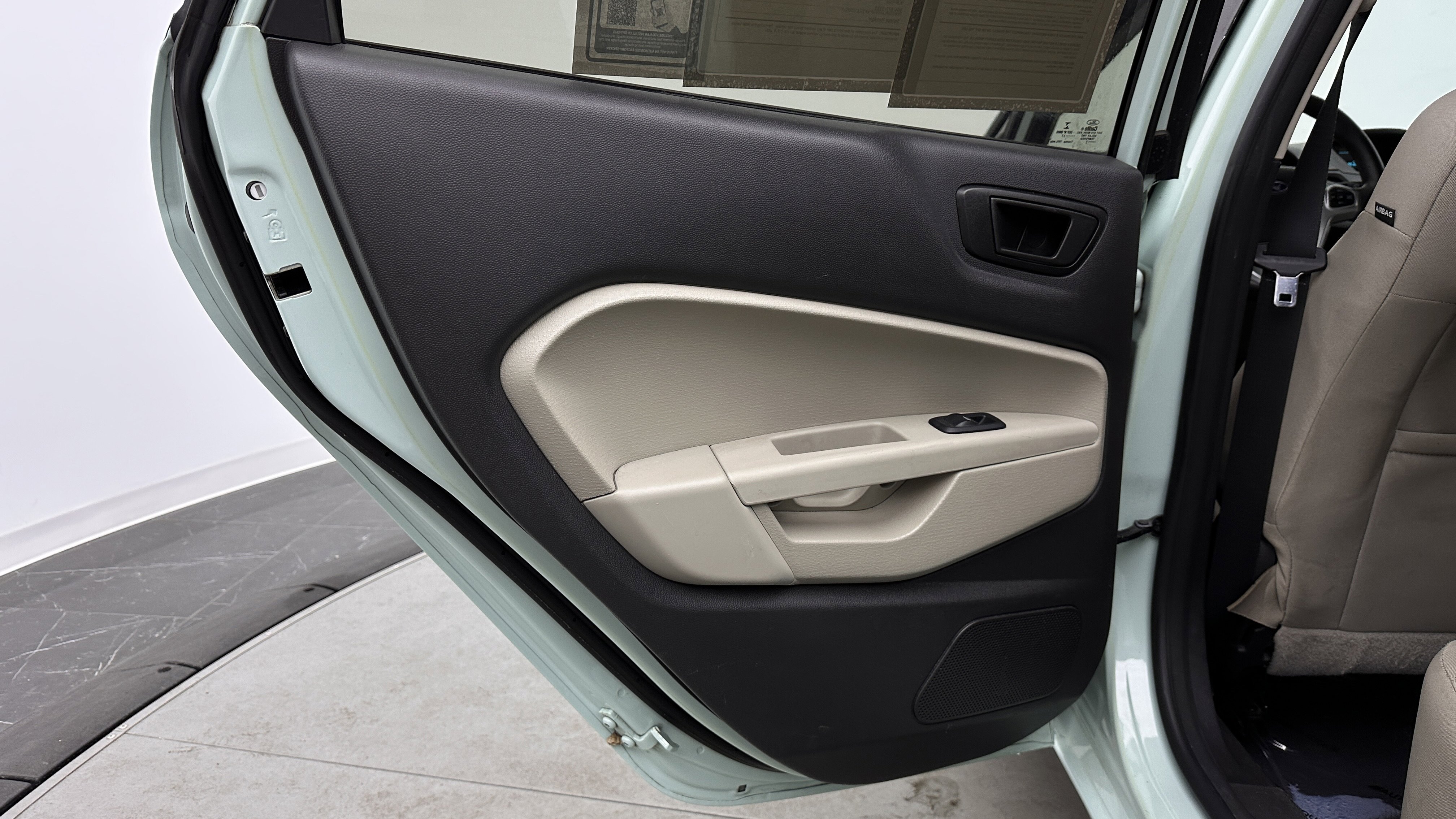 Used 2017 Ford Fiesta SE image 22