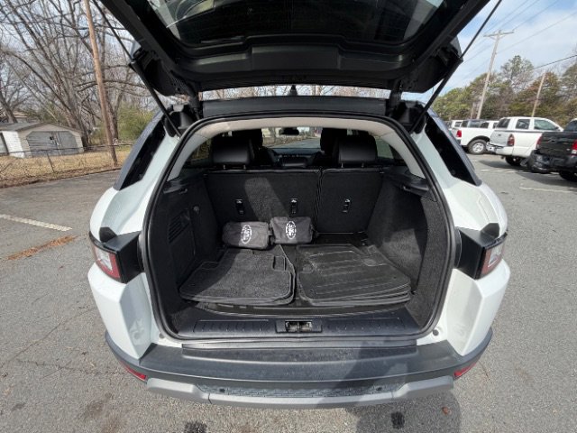 Used 2018 Land Rover Range Rover Evoque SE image 13