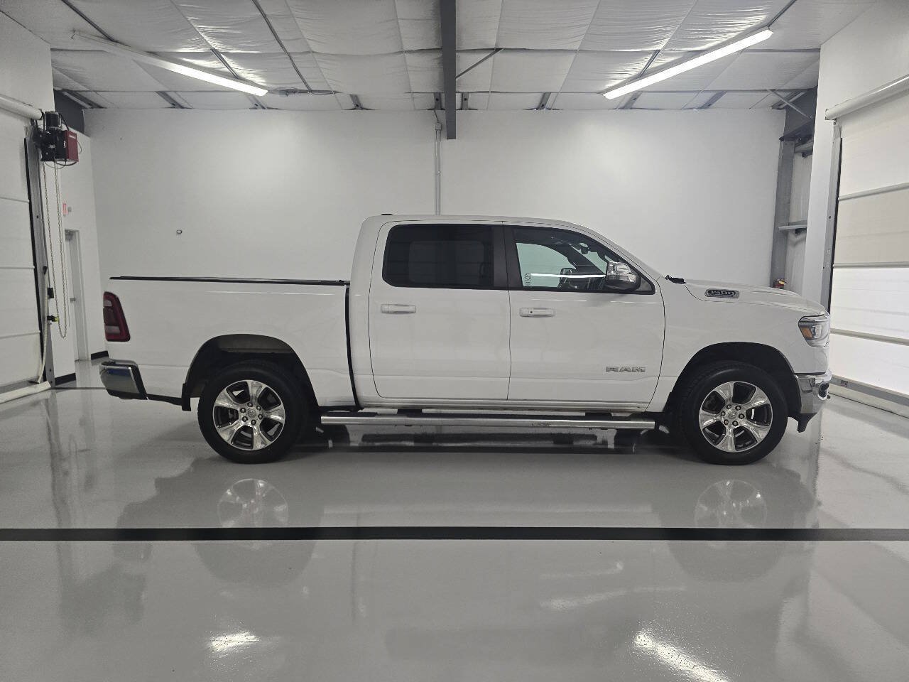 Used 2023 RAM 1500 Laramie AWD/4WD image 11