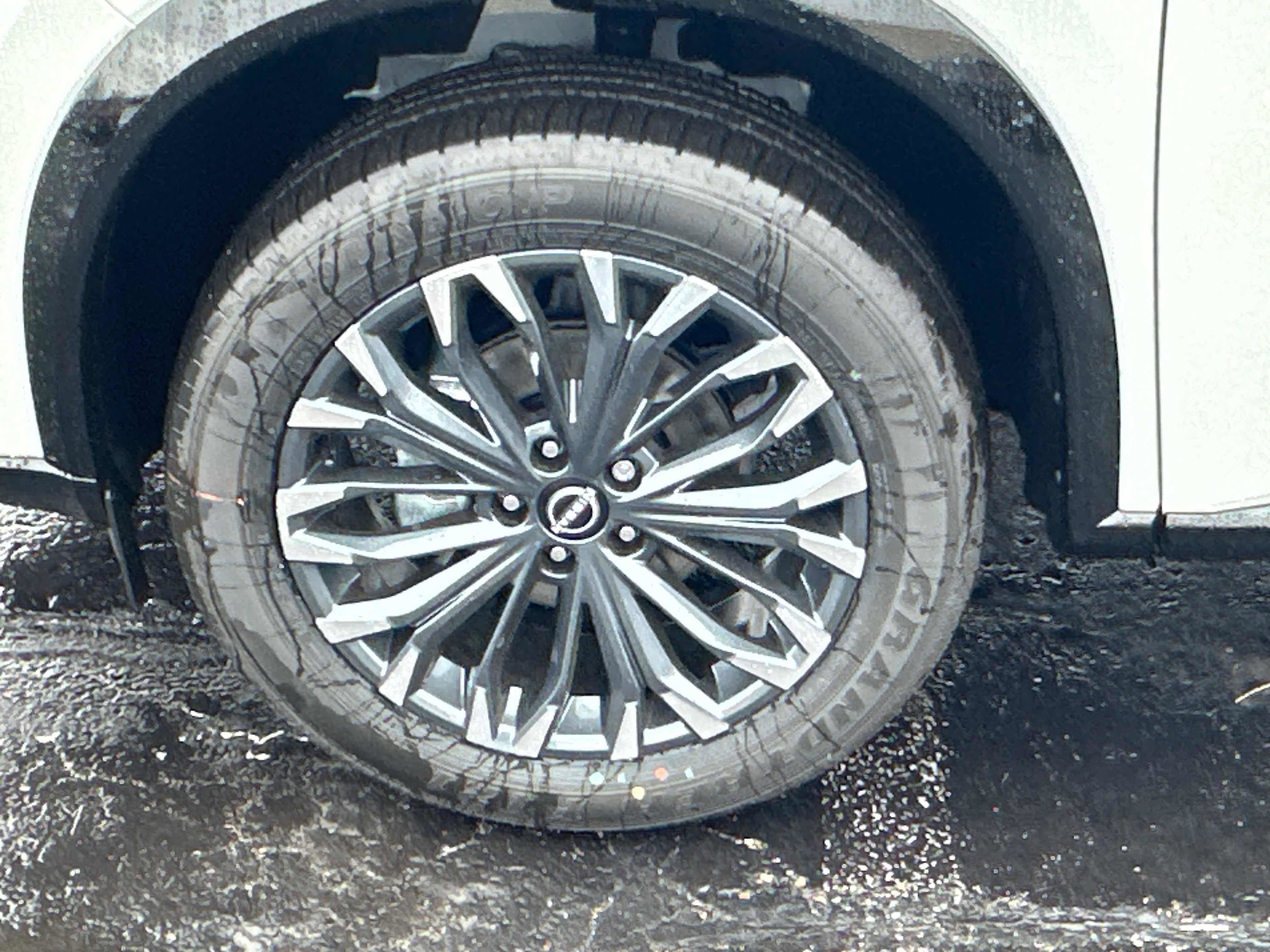 New 2026 Nissan Rogue Platinum image 9