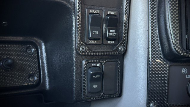 Used 2003 HUMMER H1 4-Door Wagon AWD/4WD image 11