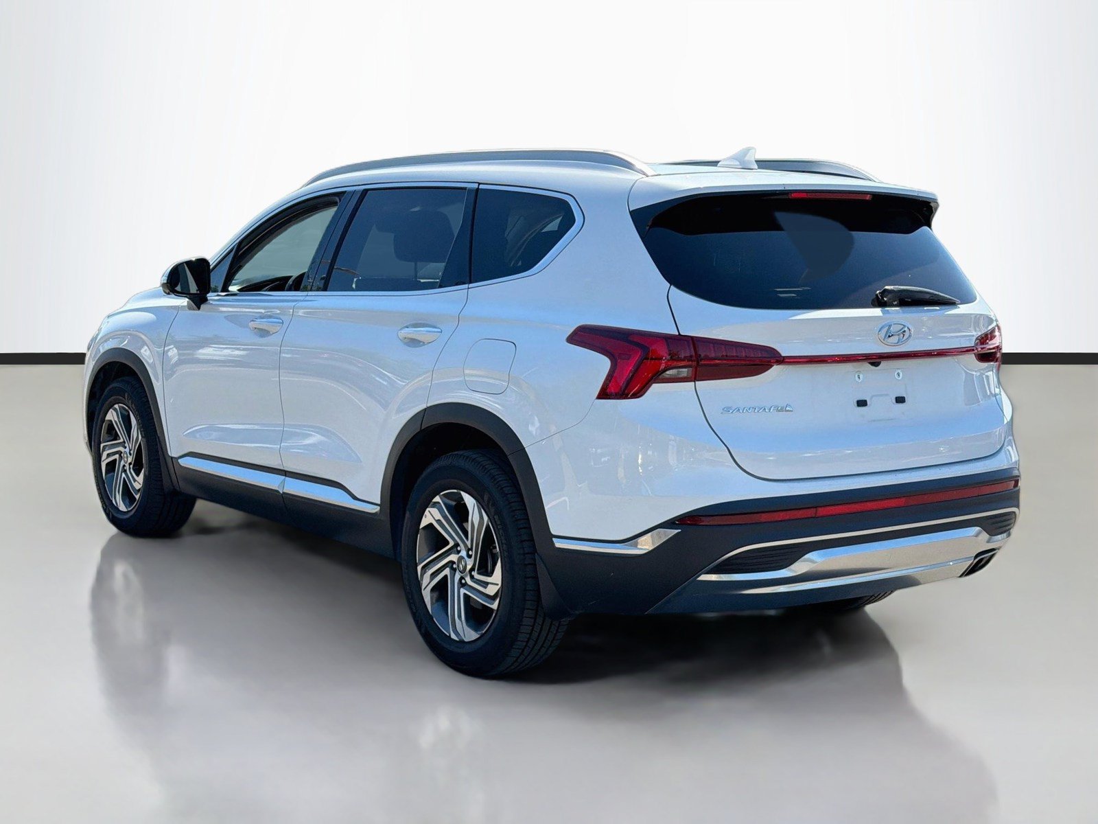 Used 2023 Hyundai Santa Fe SEL w/ Premium Package FWD image 7