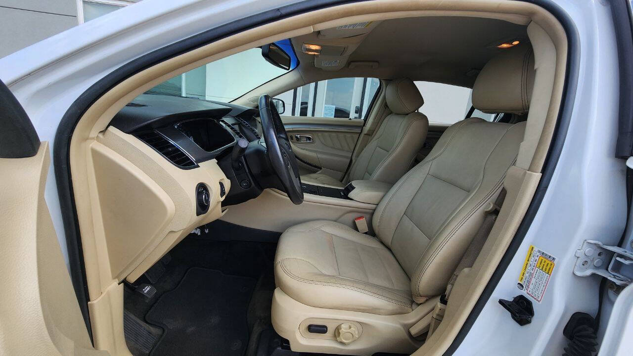Used 2014 Ford Taurus SEL w/ Equipment Group 201A FWD image 10