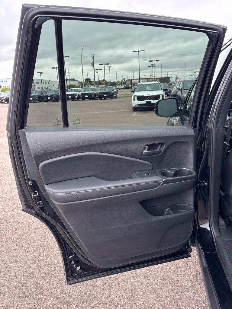 Used 2024 Honda Passport EX-L image 25
