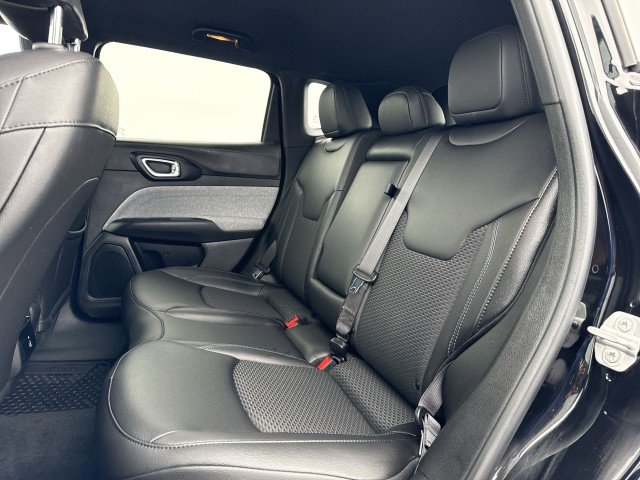 Used 2025 Jeep Compass Latitude w/ Convenience Group image 23