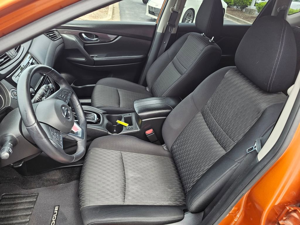 Used 2019 Nissan Rogue SV image 16