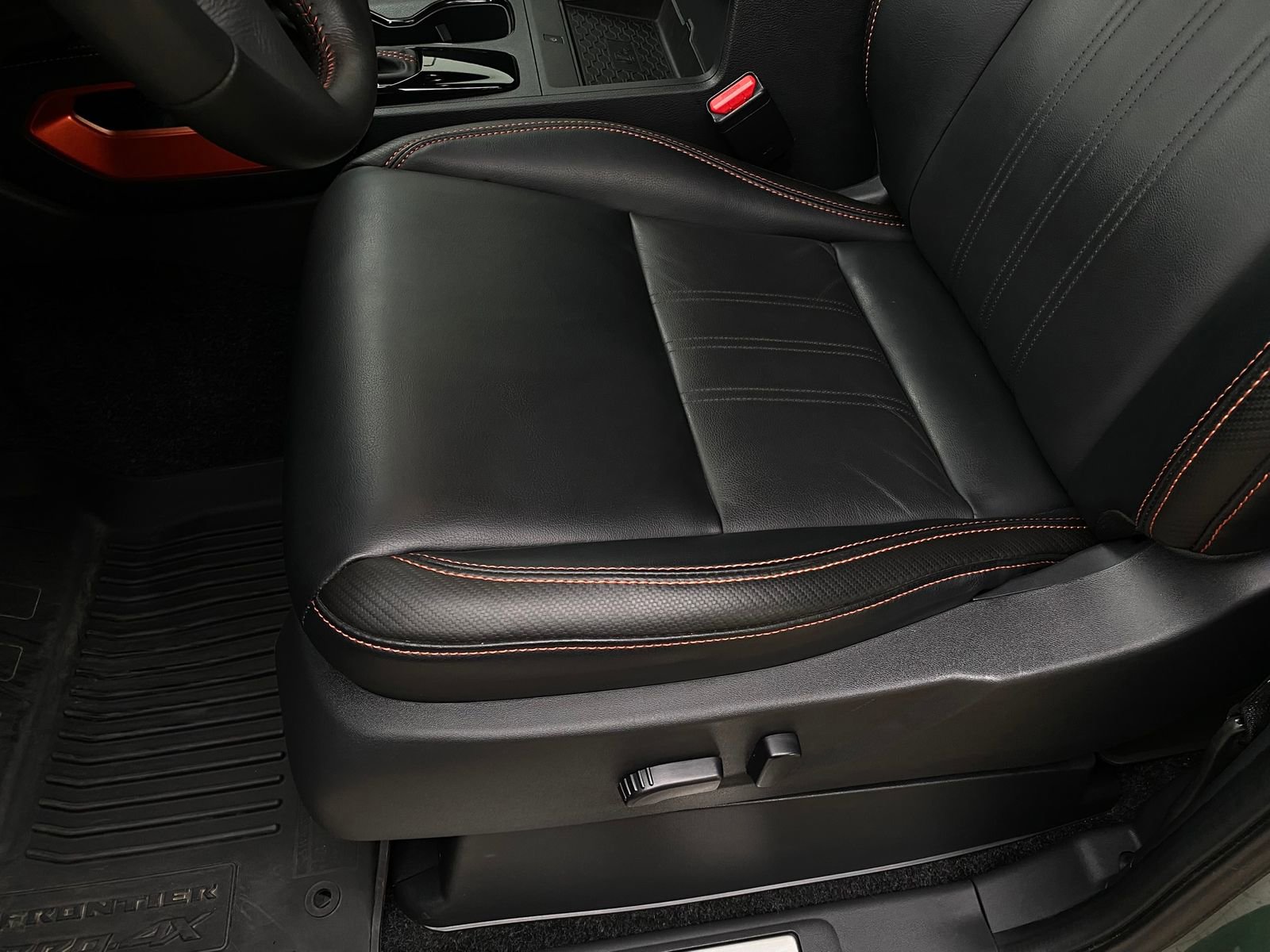 Used 2023 Nissan Frontier PRO-4X w/ Pro-4X Premium Package image 13