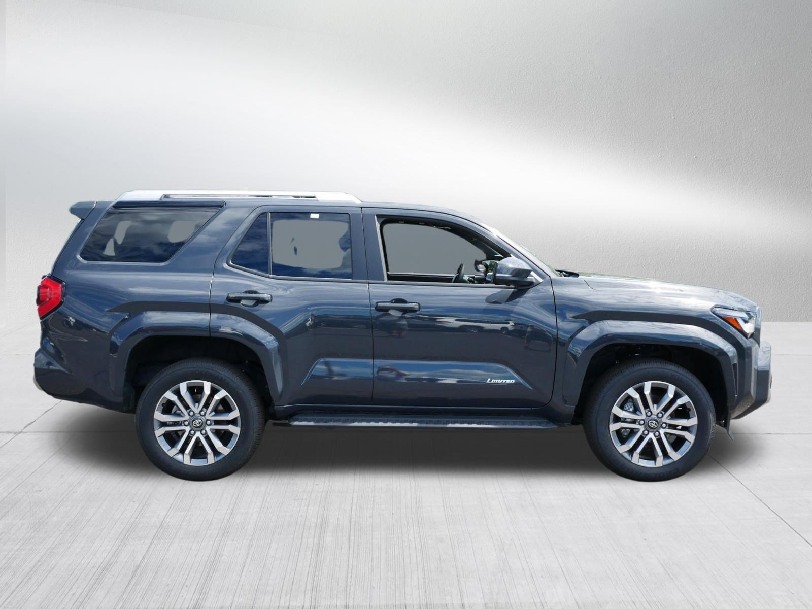 Used 2025 Toyota 4Runner Limited AWD/4WD image 8