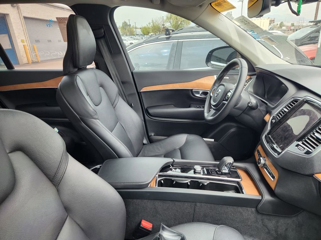 Used 2024 Volvo XC90 B5 Plus image 8