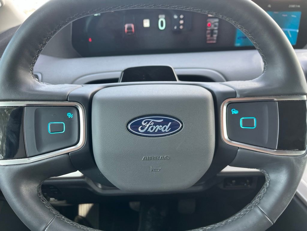 Used 2025 Ford Expedition Max Active AWD/4WD image 13