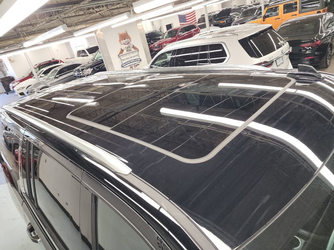 Used 2023 Chevrolet Suburban High Country image 55