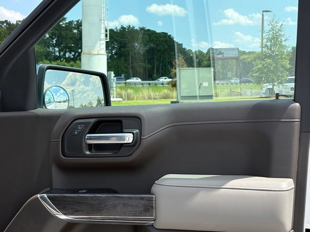 Used 2019 Chevrolet Silverado 1500 LTZ w/ LTZ Convenience Package AWD/4WD image 15