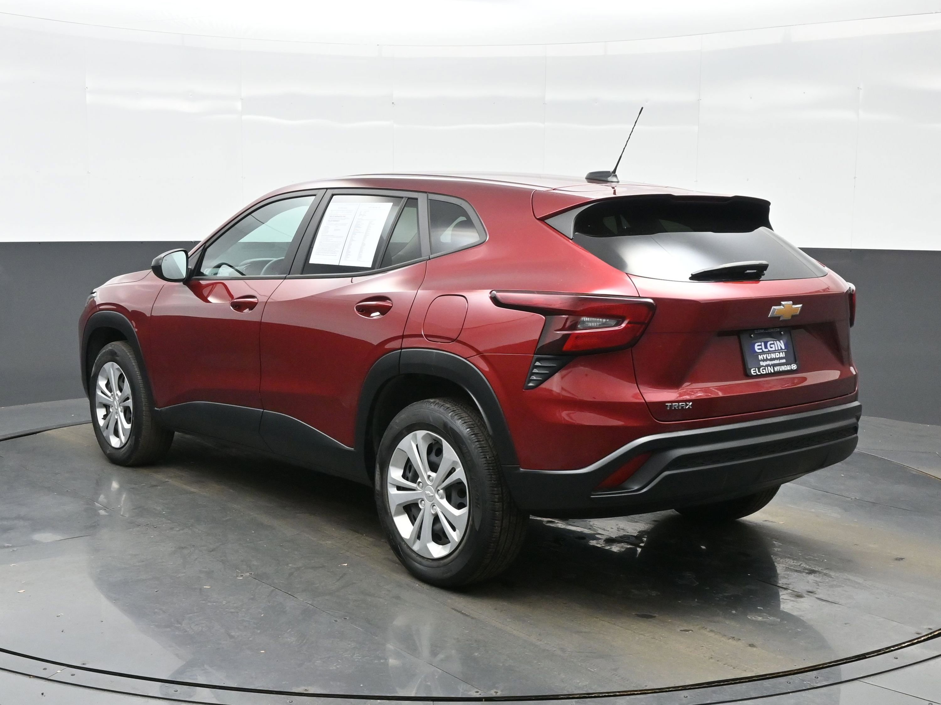 Used 2024 Chevrolet Trax LS w/ Driver Confidence Package image 4