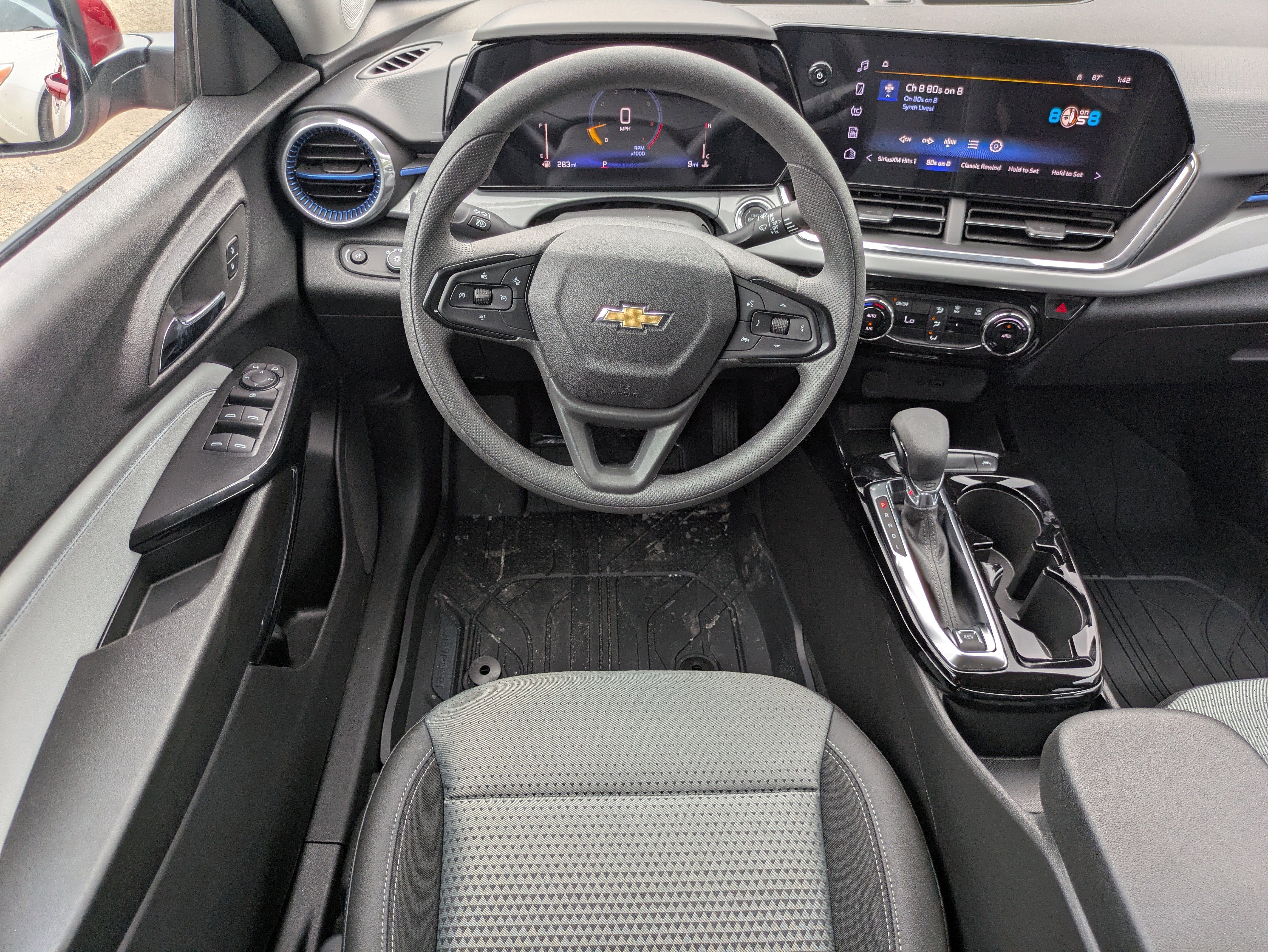 New 2026 Chevrolet Trax LT image 4