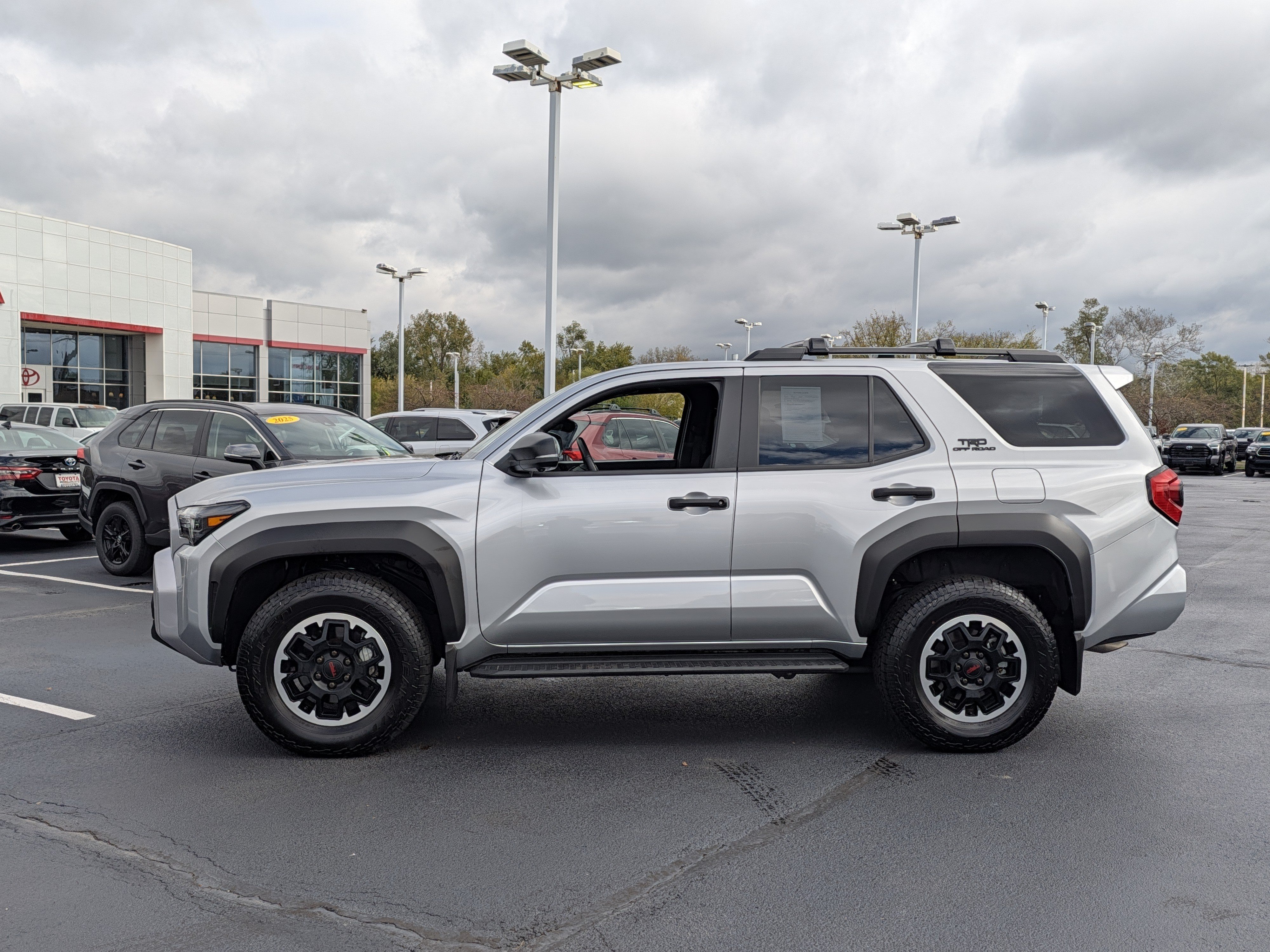 Certified 2025 Toyota 4Runner TRD Off-Road Premium w/ Tow Technology Package AWD/4WD image 5