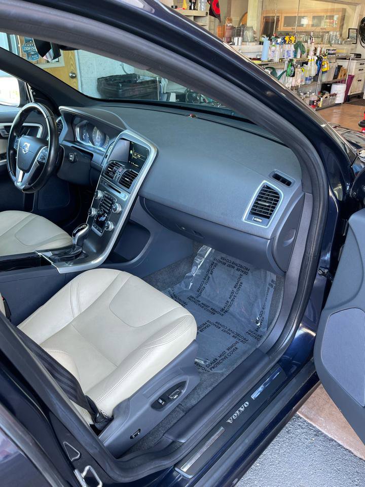 Used 2016 Volvo XC60 T6 w/ Proximity Package AWD/4WD image 20