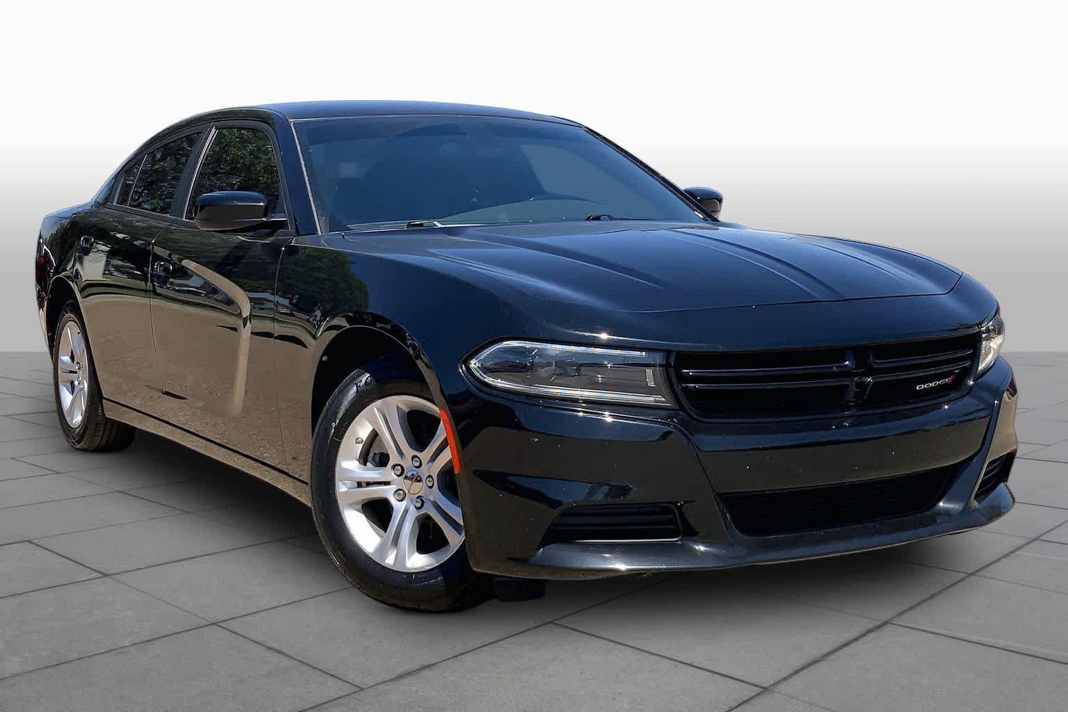 Used 2022 Dodge Charger SXT RWD image 3