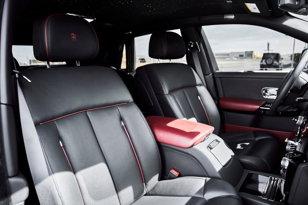Used 2024 Rolls-Royce Phantom Sedan RWD image 58