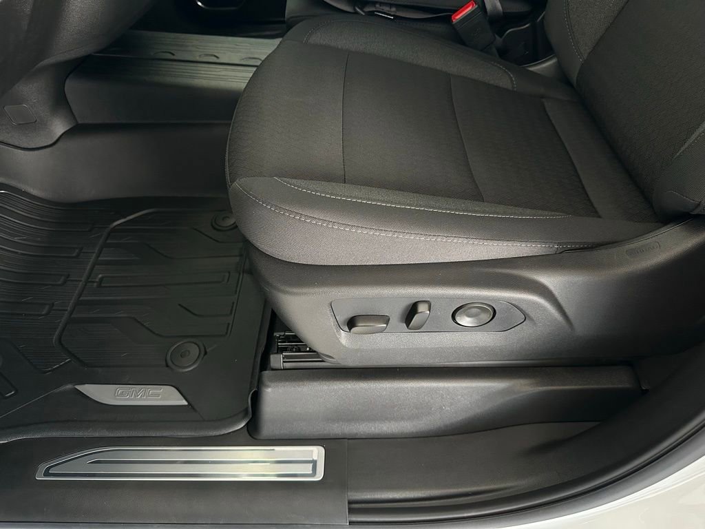 New 2026 GMC Sierra 1500 SLE image 11