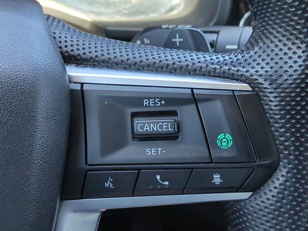 Used 2023 Mitsubishi Outlander SE image 14