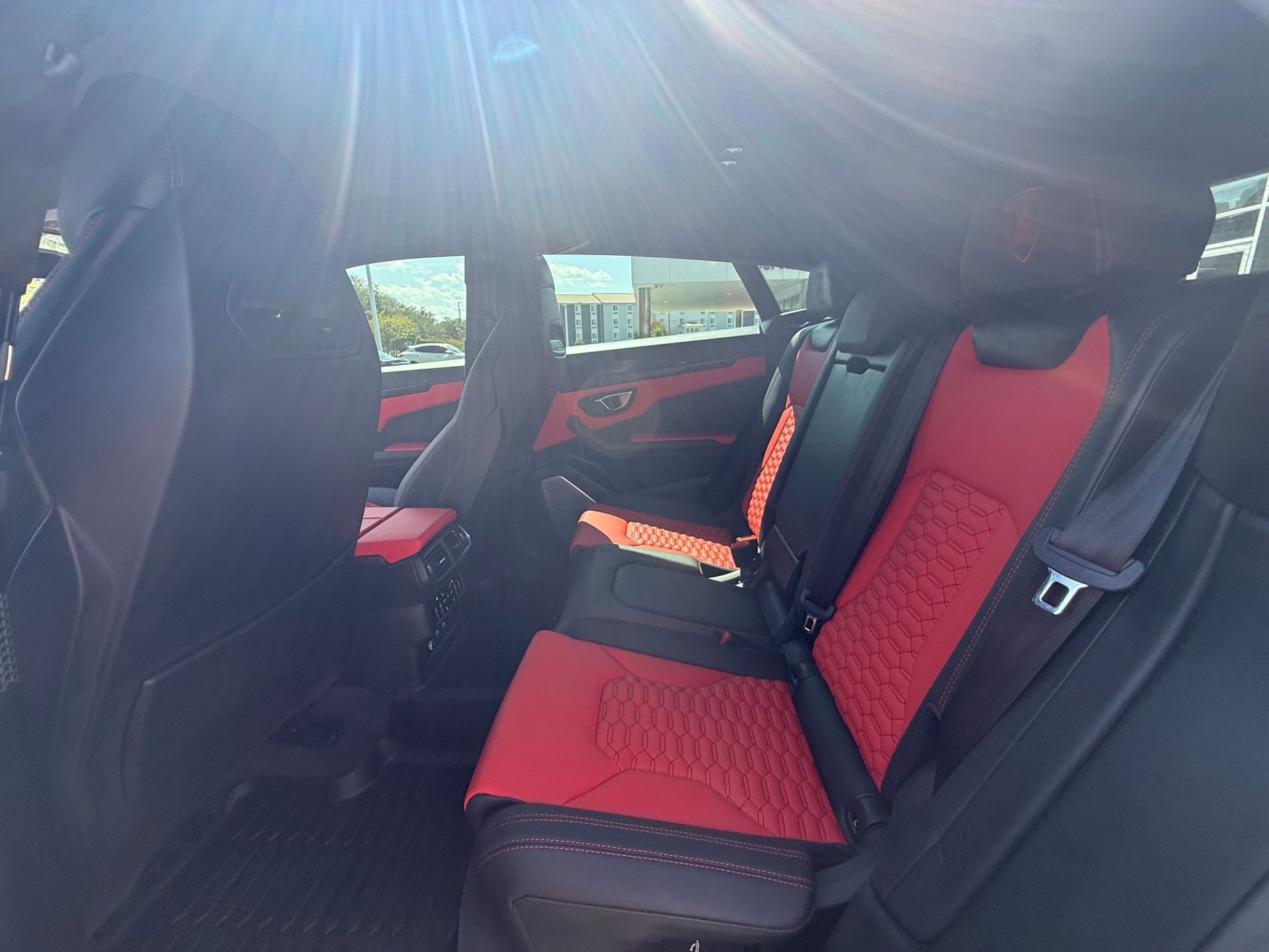 Used 2021 Lamborghini Urus AWD/4WD image 23