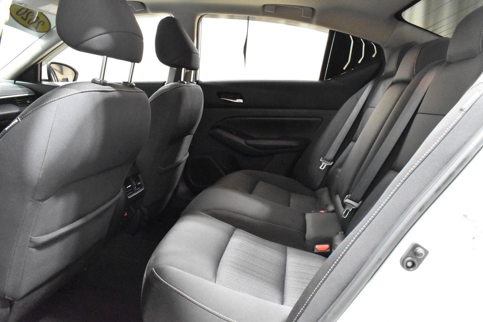 Used 2020 Nissan Altima 2.5 SV image 6