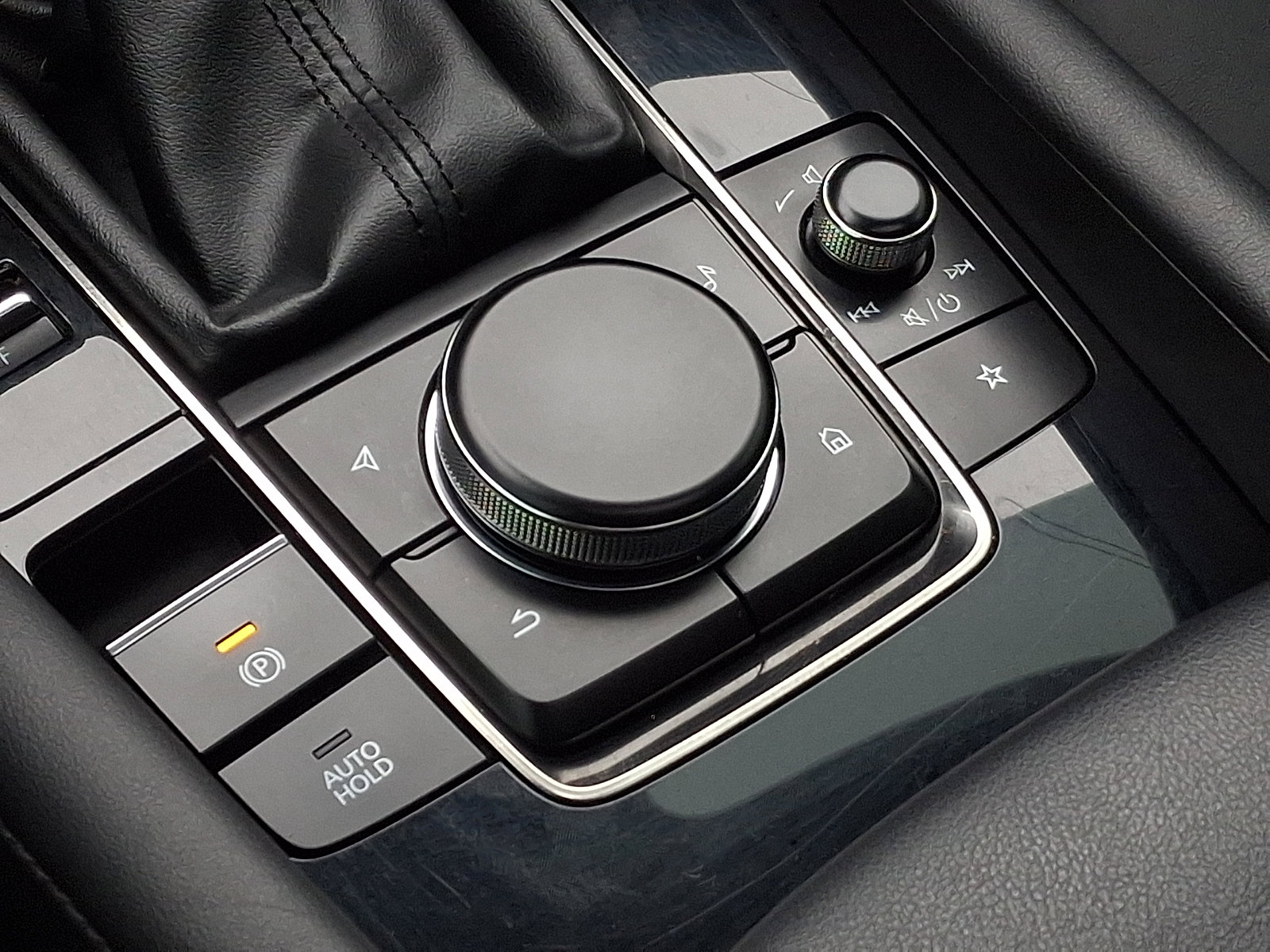 Used 2021 MAZDA MAZDA3 s image 26