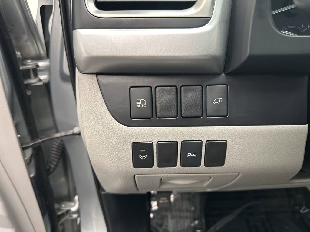 Used 2019 Toyota Highlander Limited image 27