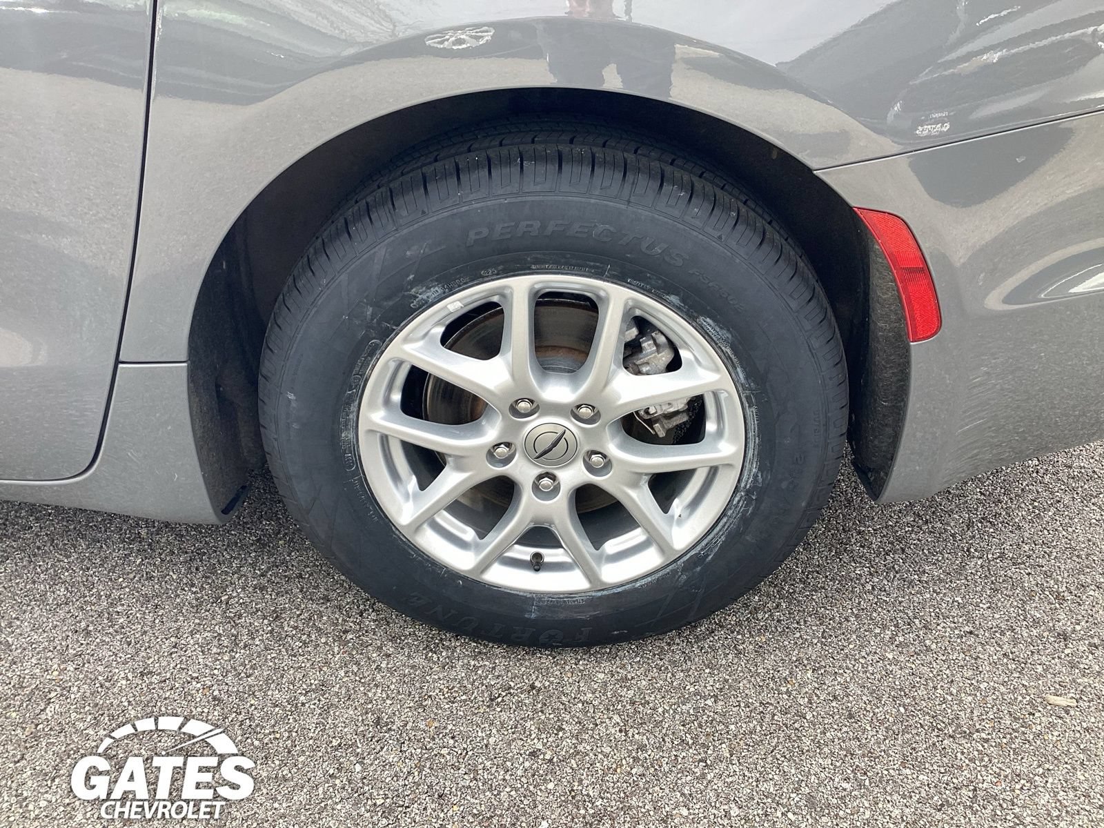 Used 2023 Chrysler Pacifica Touring-L FWD image 30