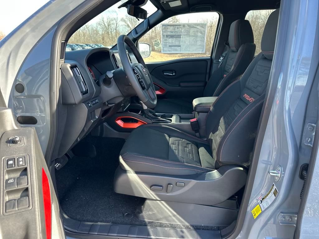 New 2025 Nissan Frontier PRO-4X w/ Tow Package image 9