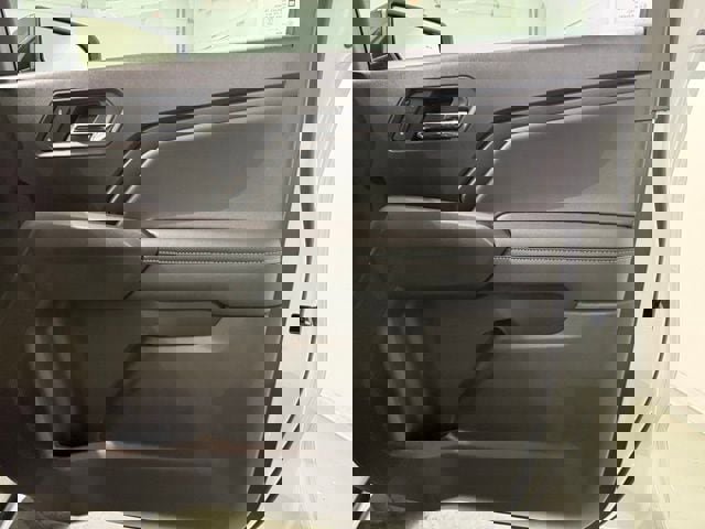 New 2026 GMC Canyon Elevation w/ Convenience Package image 25